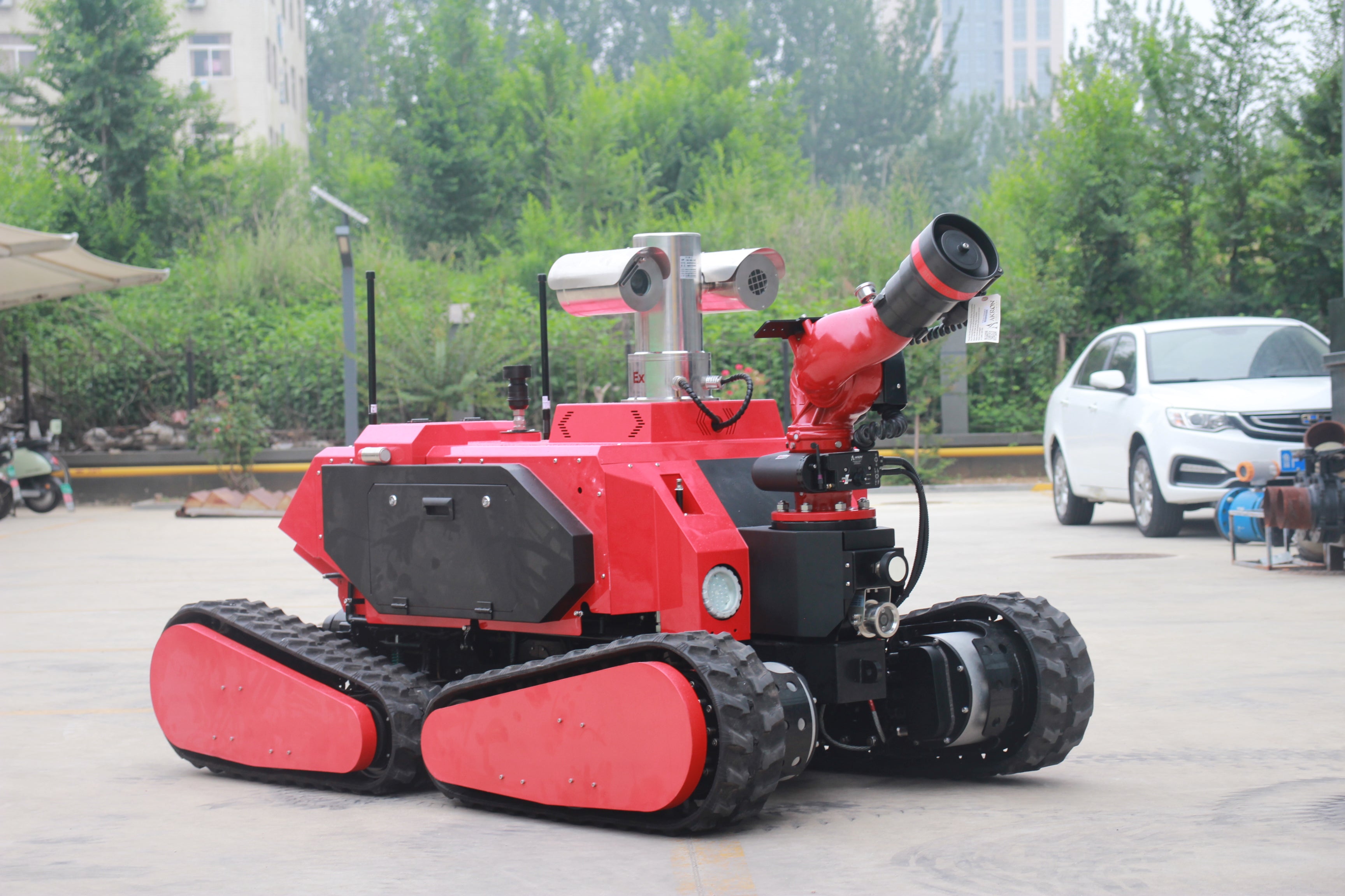 RXR-MC100BGD Explosion-Proof Electric 4WD Firefighting Robot
