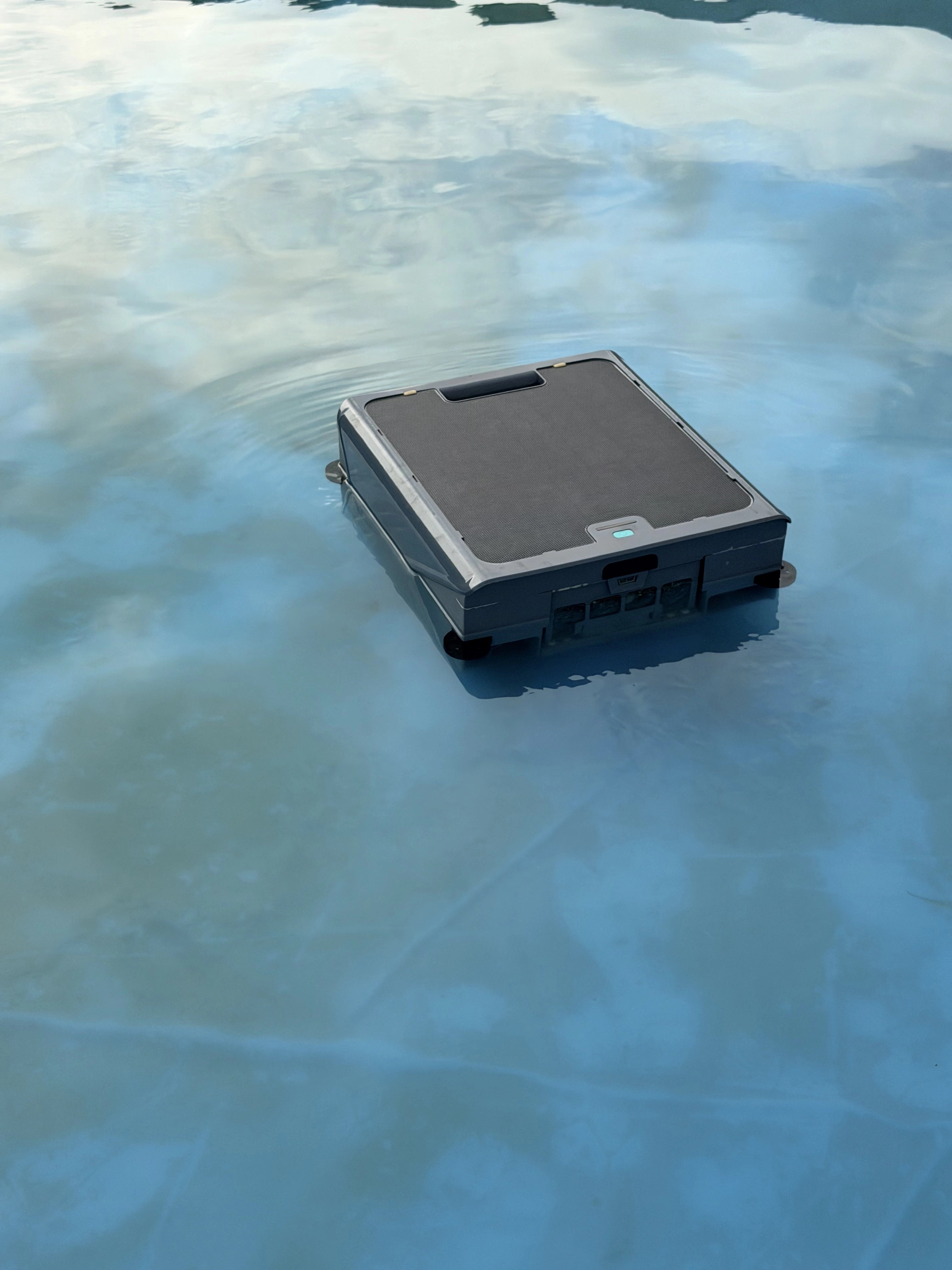 Hysheen Swimming Pool Cleaning Robot X2