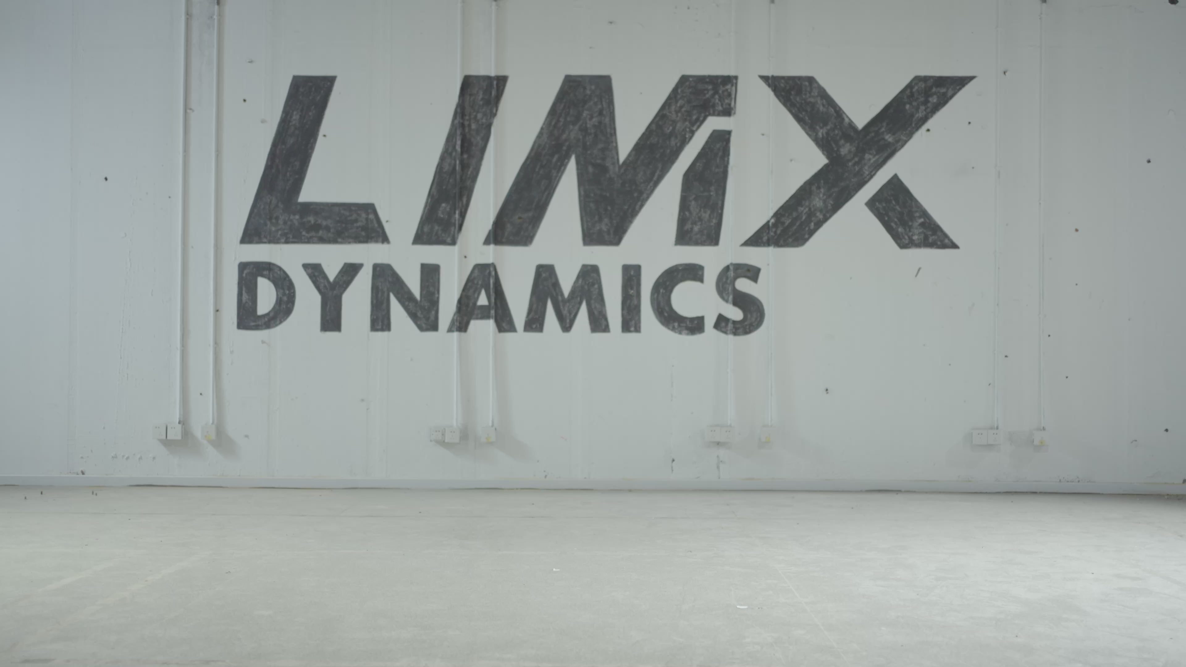 Load video: LimX Oli Full-Size General-Purpose Humanoid Robot